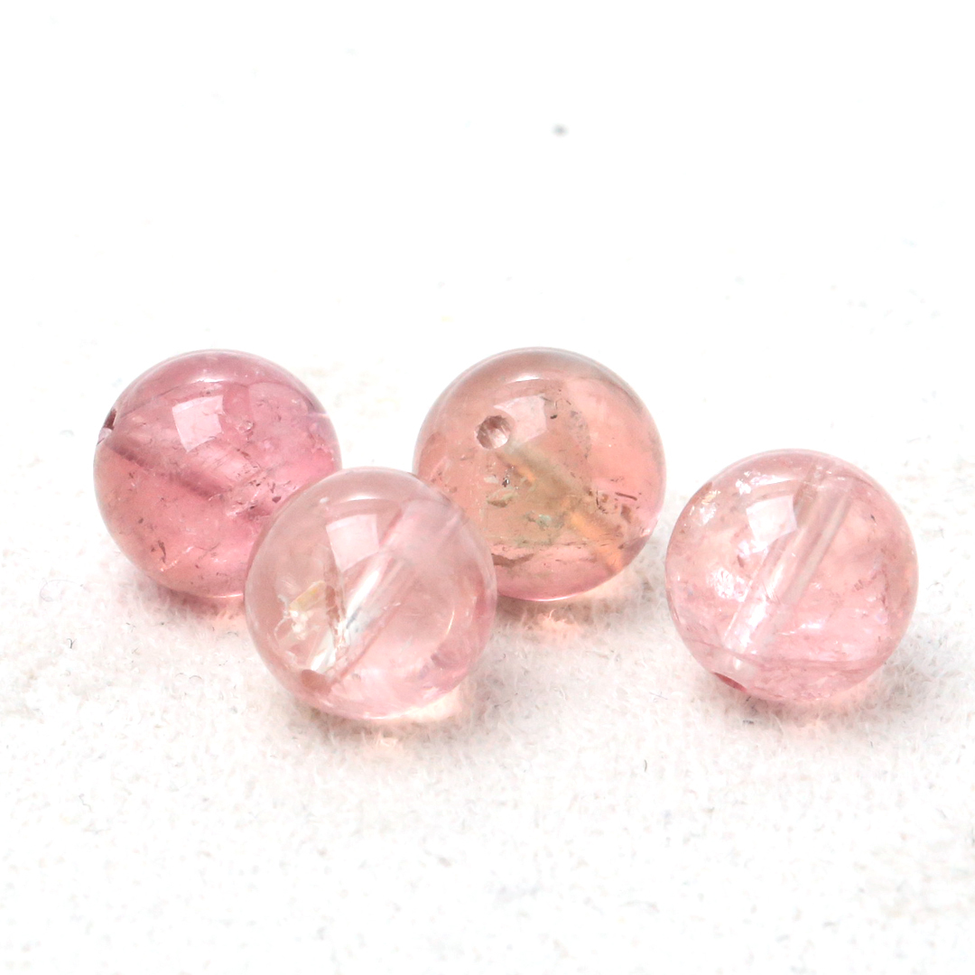鮮やかなピンク色 ピンクトルマリンのビーズ : 石の音