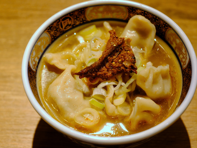 「ラーメン凪×ダンダダン酒場 期間限定コラボ 煮干しと餃子」_a0000029_19471666.jpg