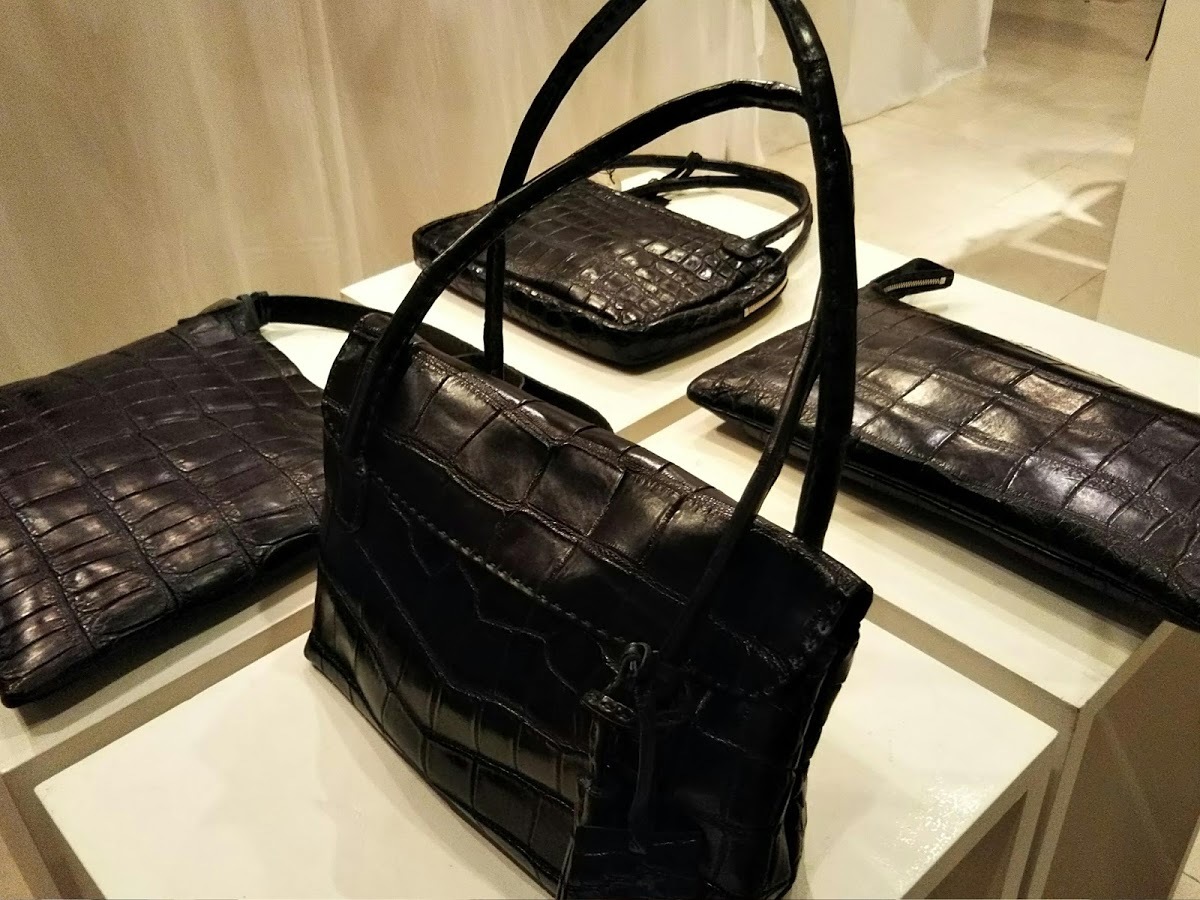 江面旨美bag展 に行ってまいりました Via オリジナル革バッグ 雑貨 わぁー素敵 なんて綺麗 などなど 目に飛び込んだ瞬間に瞳の奥が輝きだすそんなバッグたちのストーリー