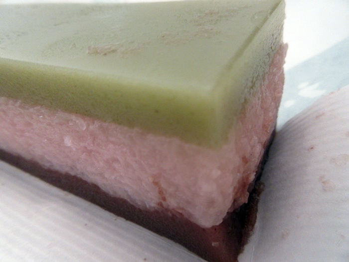 虎屋ういろ 季節限定桜餅ういろ お散歩アルバム 初夏の賑わい