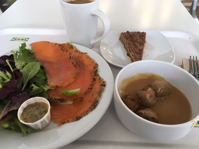 IKEAで昼食_e0350971_12030539.jpg