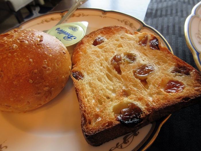 ラウンジの朝食【クラブインターコンチネンタル】_b0009849_051471.jpg