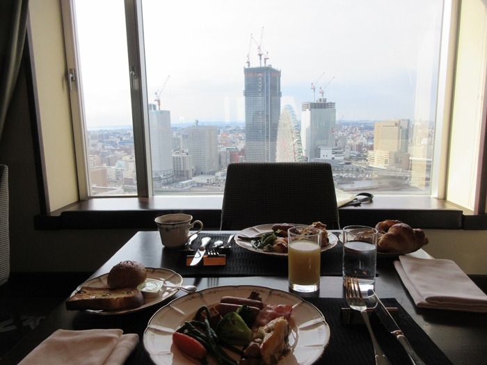 ラウンジの朝食【クラブインターコンチネンタル】_b0009849_054763.jpg