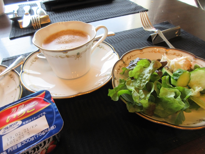 ラウンジの朝食【クラブインターコンチネンタル】_b0009849_07239.jpg