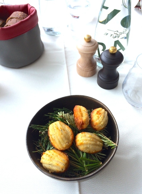 Le Club 〜 セーヌ川停泊船レストラン『ル・クラブ』で、クリスチャン・エチェベストシェフのビストロノミー料理を!_a0231632_22052381.jpg