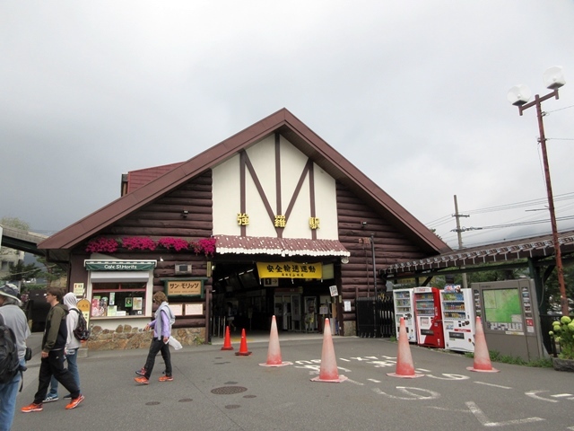 スーツ青年のスイス鉄道動画 箱根登山電車 お散歩アルバム 静かな睦月