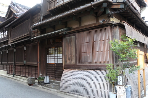 はん亭で串揚げランチ＆根津神社_c0331754_11182535.jpg