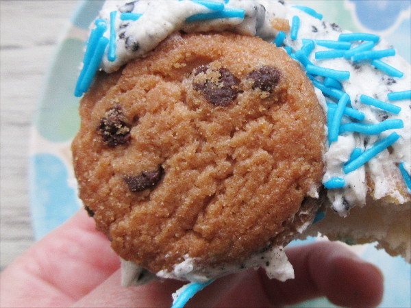 クリスピー・クリーム・ドーナツ Echika池袋店_c0152767_20502465.jpg