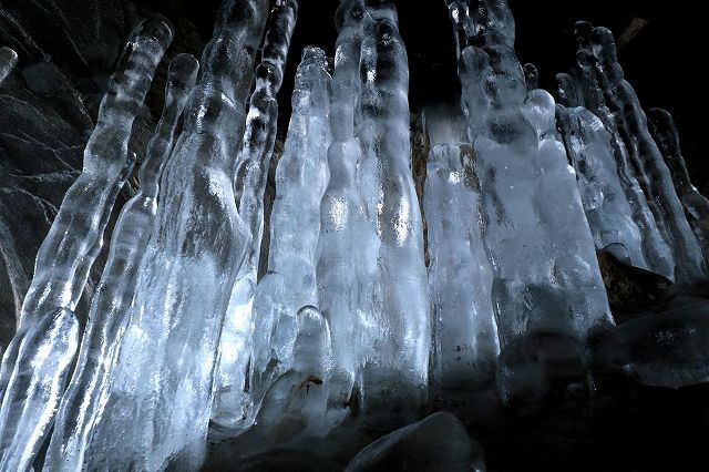 氷筍を楽しんで栗子山へ_e0137200_21391891.jpg