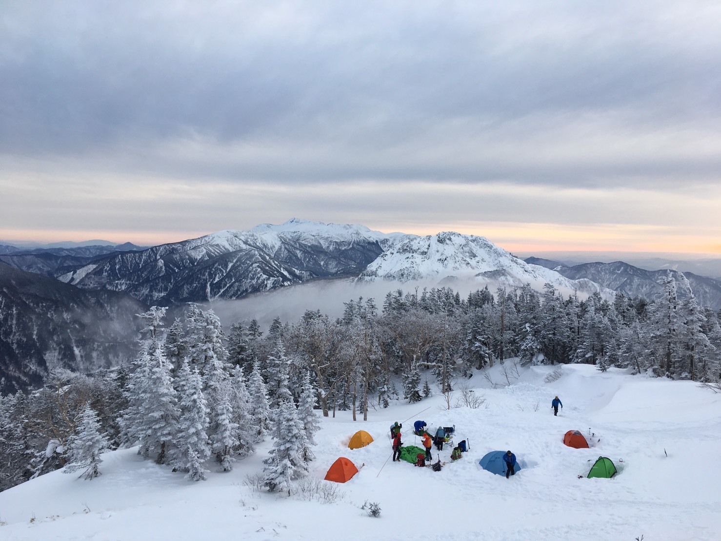 雪山遭難救助訓練_b0234354_05494211.jpg