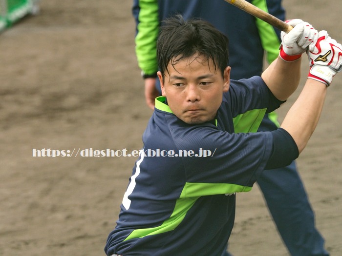 右手負傷で離脱、山崎晃大朗選手2019沖縄キャンプ(動画3)_e0222575_228555.jpg