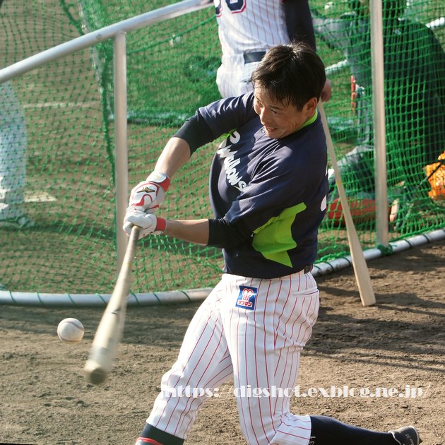 右手負傷で離脱、山崎晃大朗選手2019沖縄キャンプ(動画3)_e0222575_9585095.jpg