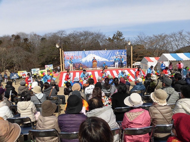 初めて参加し多くの人出に驚いた! 梅が盛りの岩本山公園での「第20回 岩松北地区 梅まつり」_f0141310_07504874.jpg