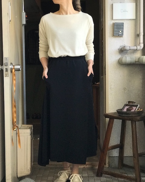 シルク素材のカットソー　と　スカート　unfil_d0364239_20243394.jpg