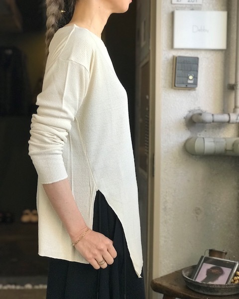 シルク素材のカットソー　と　スカート　unfil_d0364239_20250473.jpg