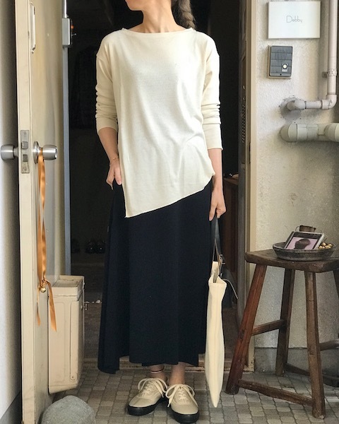 シルク素材のカットソー　と　スカート　unfil_d0364239_20252853.jpg