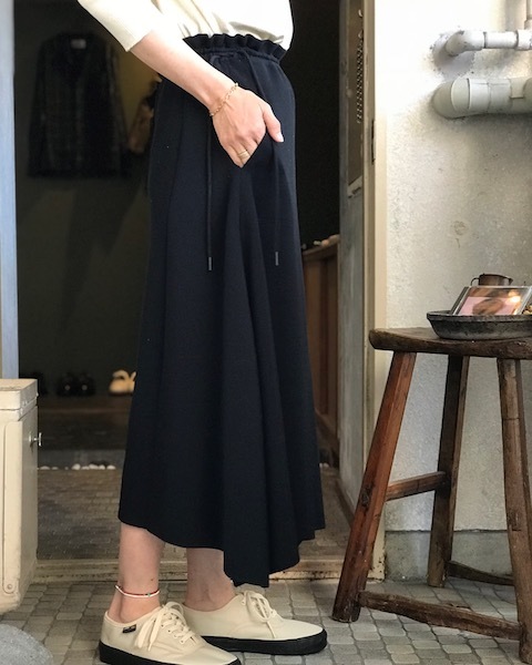 シルク素材のカットソー　と　スカート　unfil_d0364239_20255666.jpg