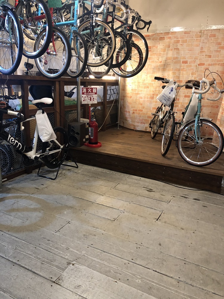 2月25日 渋谷 原宿 の自転車屋 FLAME bike前です_e0188759_13014435.jpeg