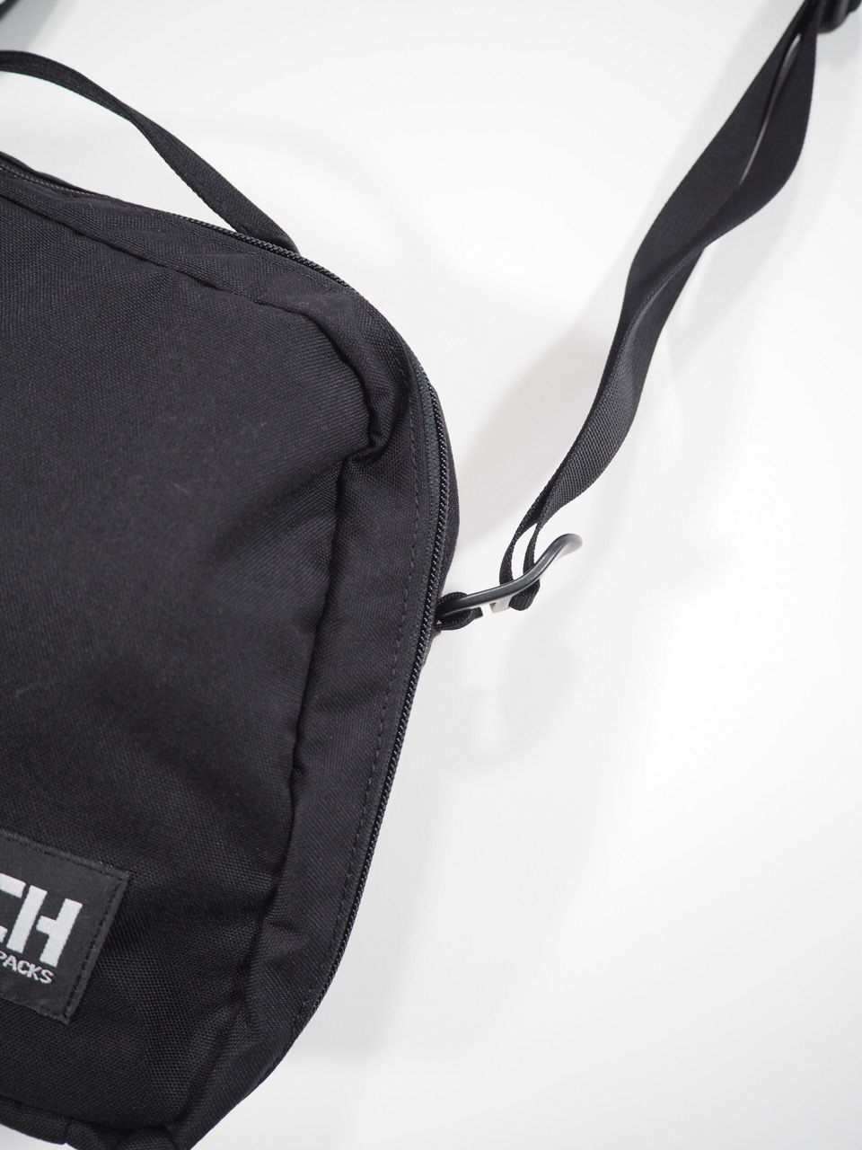 BACH ACCESSORY BAG L_e0357389_12154232.jpg