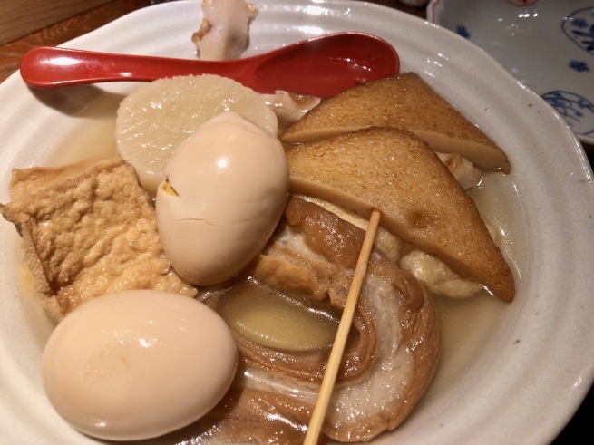 アウェーの味。──「赤玉本店」(金沢の旅 その9)_d0352022_12020623.jpg