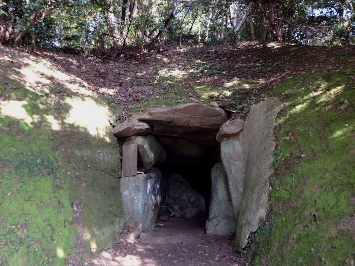 『壱岐島・筑後川流域古墳めぐり／二日目、壱岐島内古墳探訪（２）鬼の窟古墳』 kk-3_a0289546_12155148.jpg