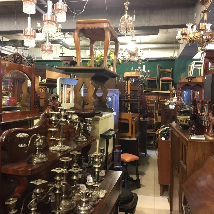 台北 倉庫のようなアンティークショップ「歐洲跳蚤市場」（内湖