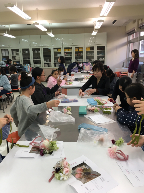 巣鴨小学校でのコサージュレッスン💐_c0195496_18323164.jpg