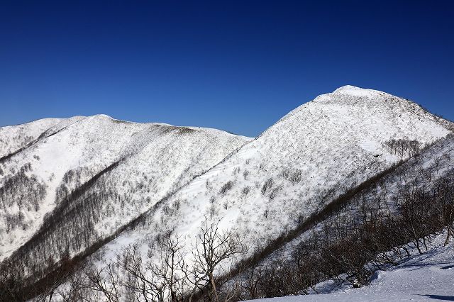 氷筍を楽しんで栗子山へ_e0137200_2211282.jpg