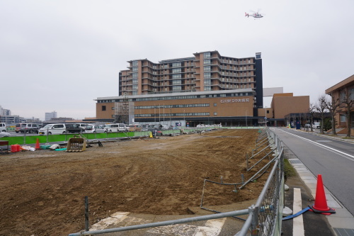 進捗状況「石川県立中央病院建設工事（歩道ルーフその２）」_d0095305_17244717.jpg