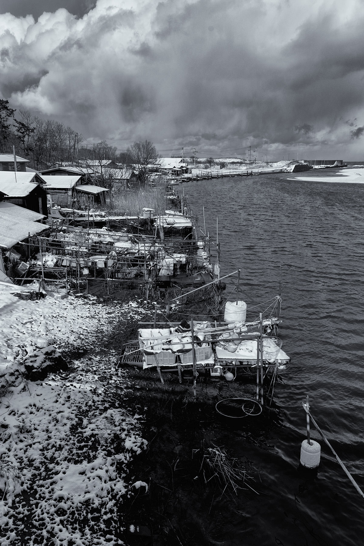  Fisherman shed in matsuzaki・・・少し晴れ_a0041722_22124475.jpg