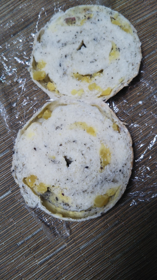 カレイドベーグル 黒ゴマ&さつまいも_f0076001_2335144.jpg