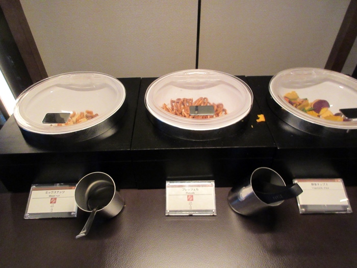 おやつタイムのラウンジ巡り【グランドプリンスホテル新高輪】_b0009849_11412667.jpg