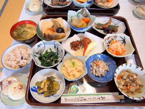 土のかおりのする料理:津軽あかつきの会(弘前市)_b0147224_1654534.jpg