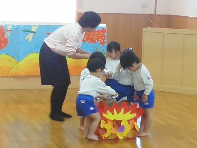 &#127926;&#127773;&#127773;&#127773; たくさんの方の笑顔が嬉しい「せいかつはっぴょうかい・美山保育園」&#127926;_f0061067_13140033.jpg