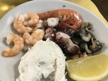 ムラーノ島で魚介のランチ♪_a0136671_03375734.jpg