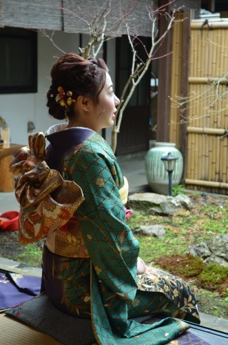 成人式前撮り 笑顔でお母様の振り袖を(*^^)_d0230676_16281617.jpg