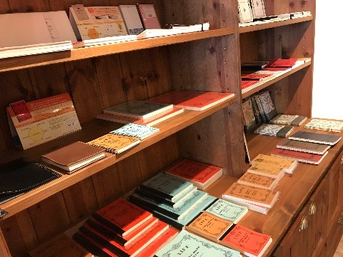 文房具が好きな人、特に万年筆と紙が好きな人は、是非行ってみてください。_a0053480_05215457.jpg