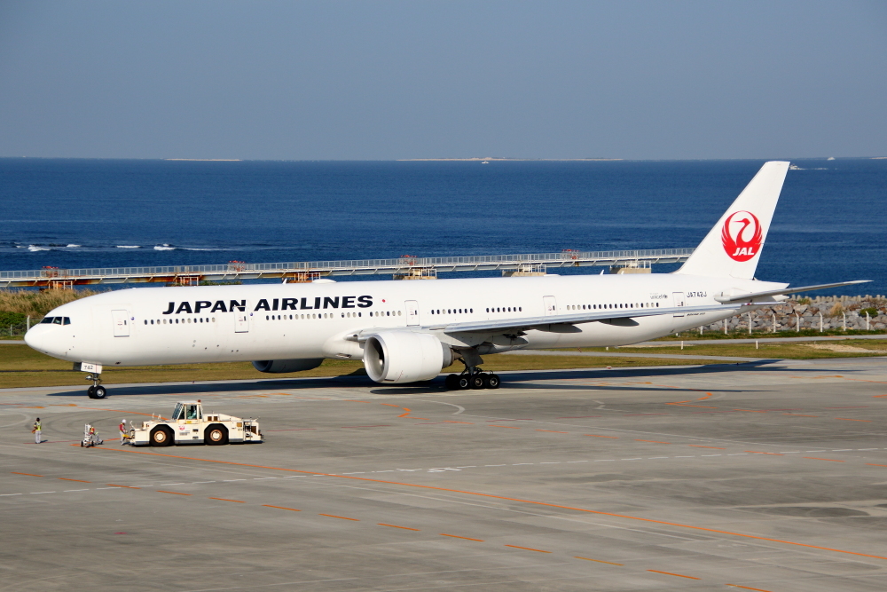 台湾旅行で撮影した飛行機たち その2 JAL B777-300ERのタキシング_e0204891_20314469.jpg