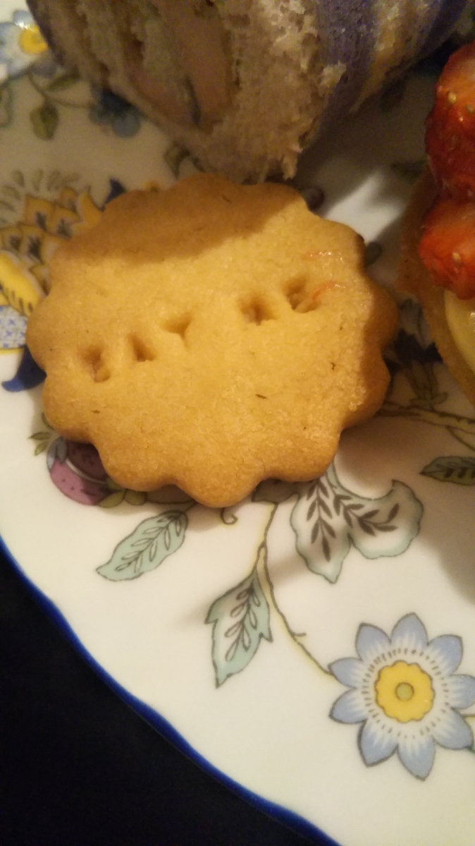 TEA SALON Gclef 吉祥寺店 アリスのアフタヌーンティ 120分飲み放題+追加デザート食べ放題_f0076001_23165933.jpg