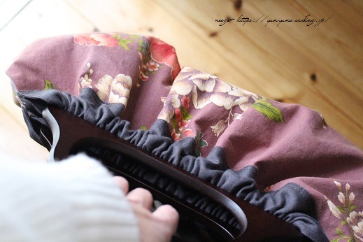 ひな祭り。京都に合う古風な『台湾花布』でウッドハンドルのギャザーグラニー♪_f0023333_23290313.jpg