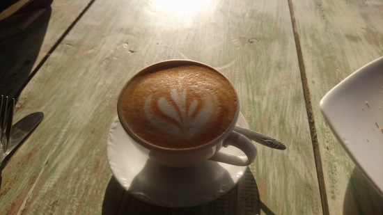 The Cup Resto (Coffee Shop) から夕陽を見る @ Tukad Se, Amed (\'18年10月)_d0368045_19641.jpg