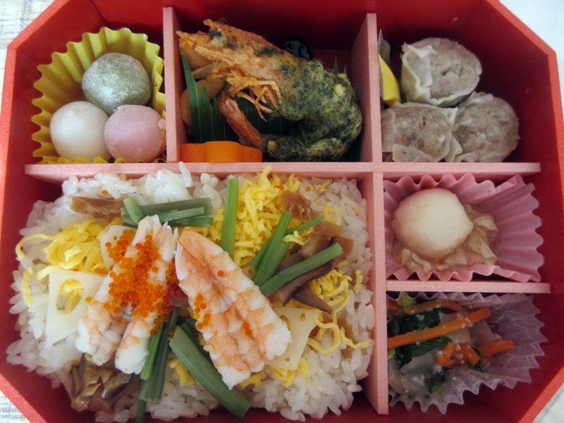 【ひなまつり】崎陽軒とまつおか【お弁当】_b0009849_1021427.jpg