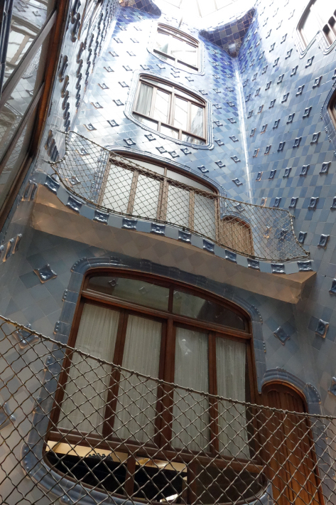 カサ・バトリョ Casa Batllo アントニ・ガウディ Antoni Gaudi 世界遺産 2018年9月 バルセロナの旅(14)_f0117059_20025564.jpg