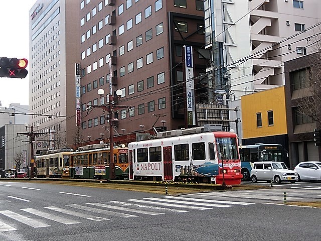 藤田八束の鉄道写真@路面電車は楽しすぎ。鹿児島市内を走る路面電車は観光客にも大好評、これからの観光事業には路面電車は必須条件_d0181492_13424734.jpg
