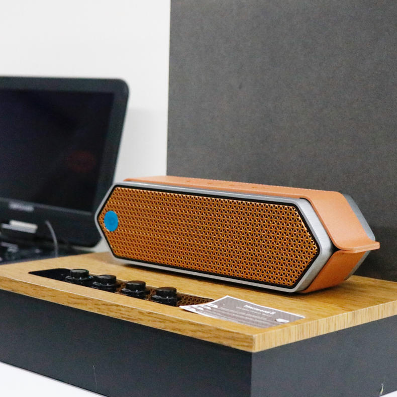 Bluetoothスピーカー「Harmony II」の視聴会_c0060143_20485013.jpg