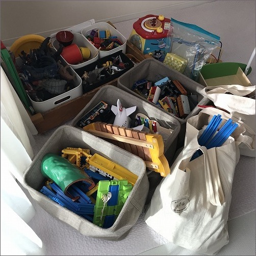 【 おもちゃ収納の実験はつづく 】_c0199166_15303261.jpg