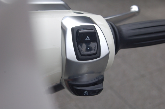 PEUGEOT ジャンゴ エバージョン_d0099181_16101641.jpg