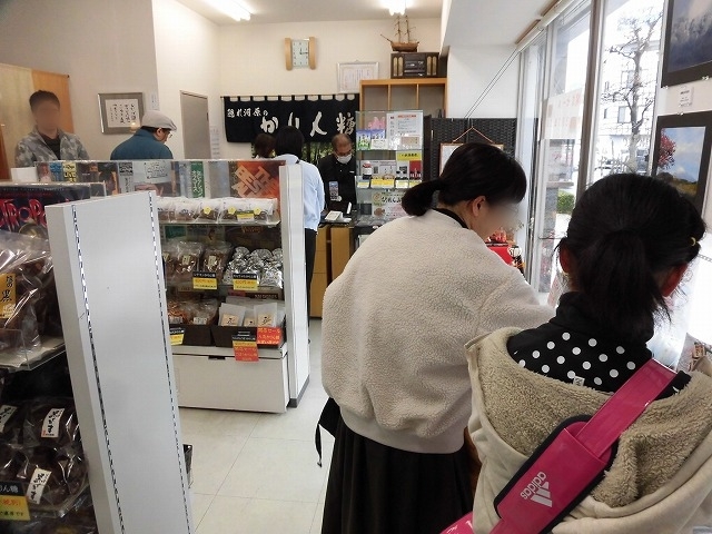 ラクロス(吉原本町)に移転・オープンした「かりん糖の和田屋」さんと「横山 茂 写真展」_f0141310_07353456.jpg