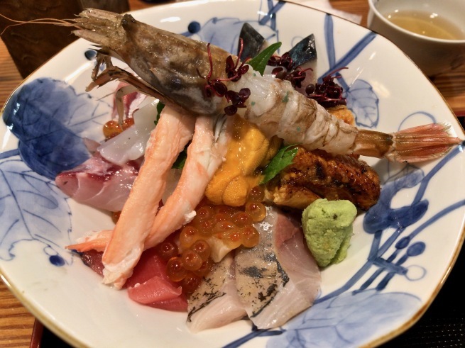 上品な海鮮丼。──「割烹 むら井」(金沢の旅 その14)_d0352022_15165233.jpg