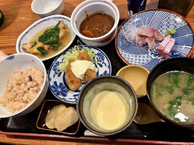 上品な海鮮丼。──「割烹 むら井」(金沢の旅 その14)_d0352022_15170623.jpg